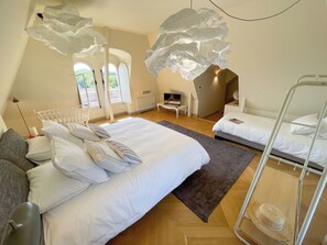 8 Schlafzimmer, Reisekinderbett, kostenloses WLAN, Bettwäsche