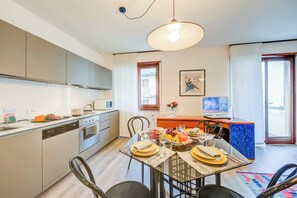 Fridge, microwave, oven, stovetop - Domus Raffaella (Arco)