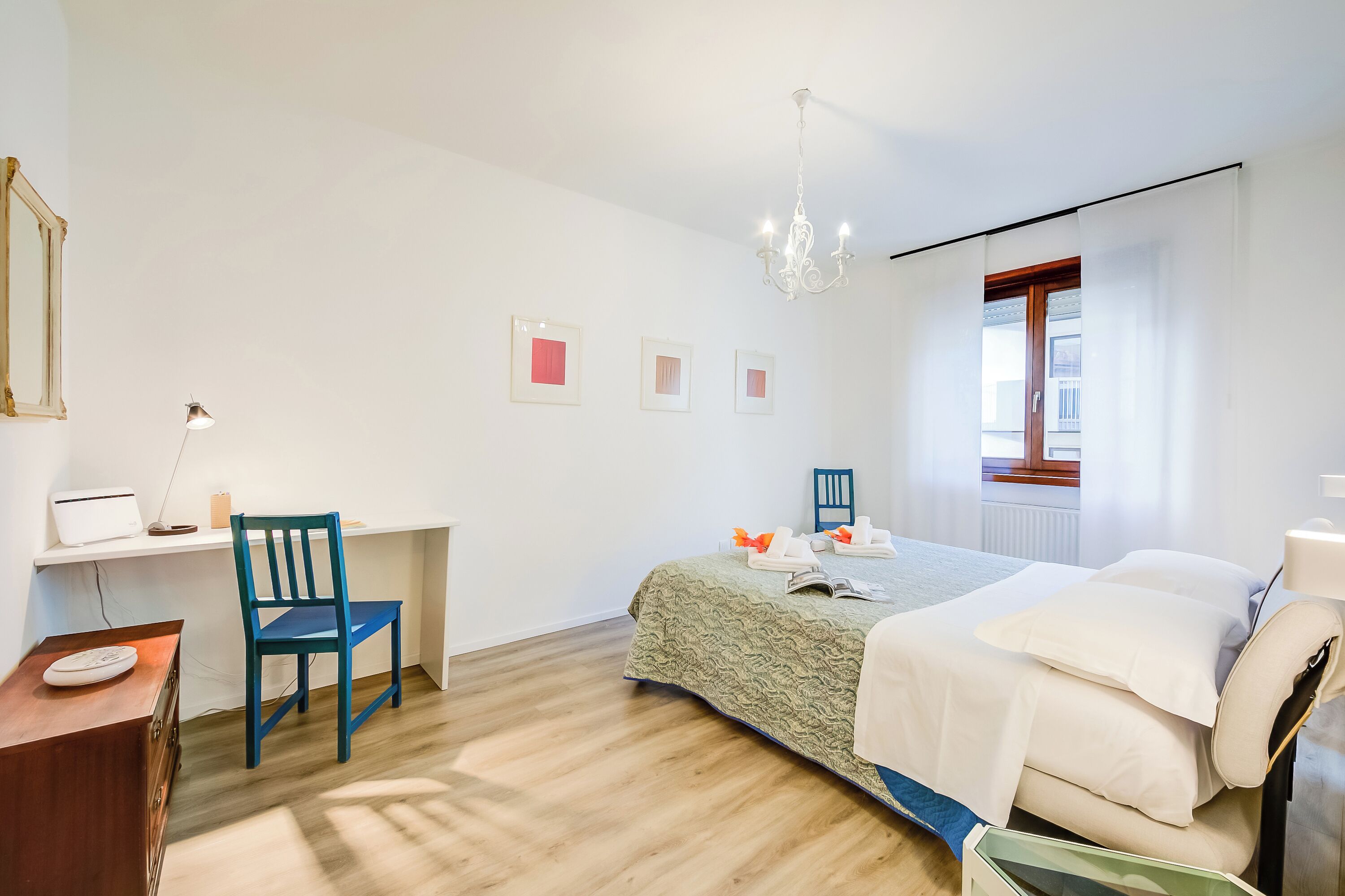 Family Apartment, Multiple Bedrooms, Refrigerator & Microwave (Domus Raffaella)