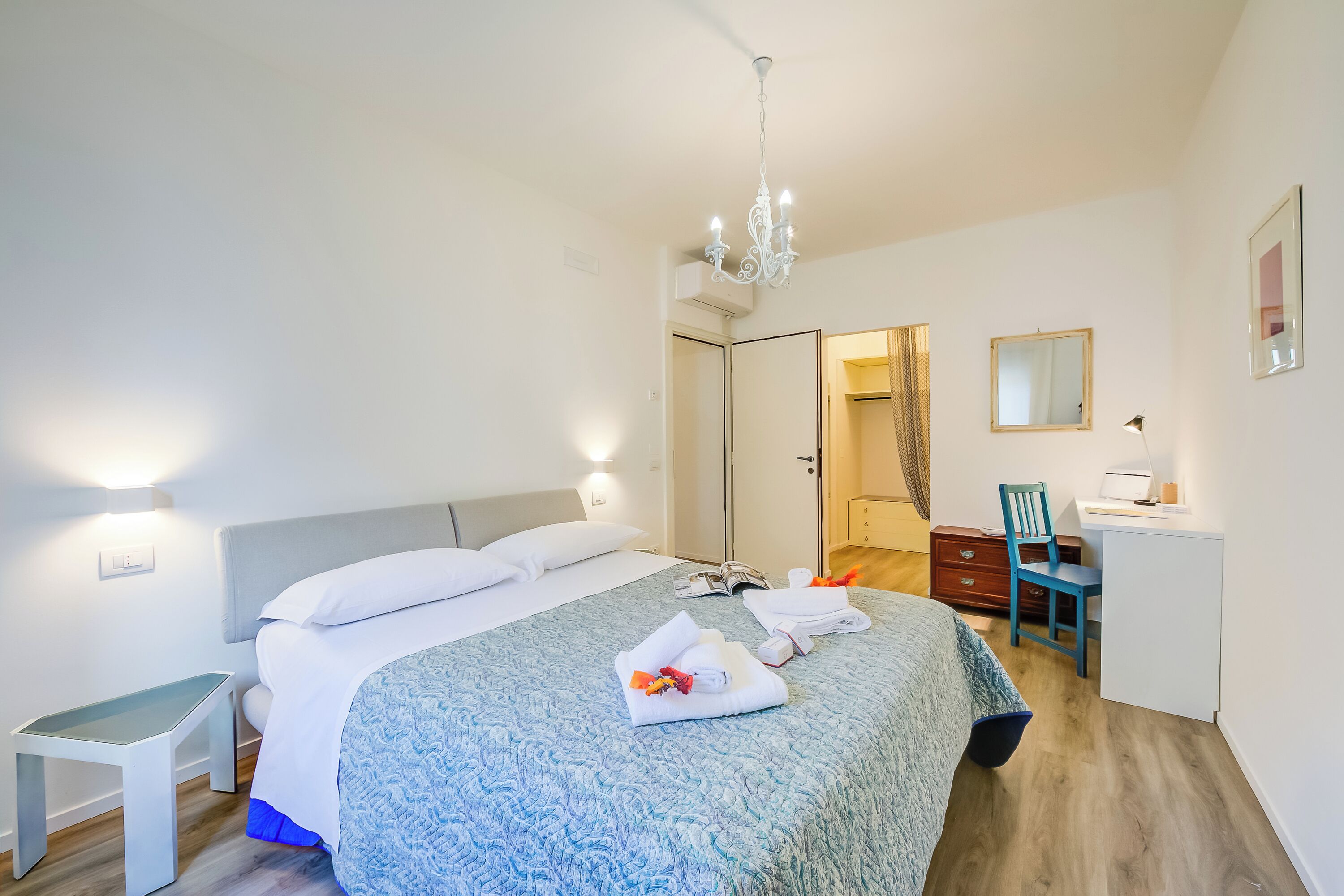 Family Apartment, Multiple Bedrooms, Refrigerator & Microwave (Domus Raffaella) | 1 bedroom, free WiFi, bed sheets
