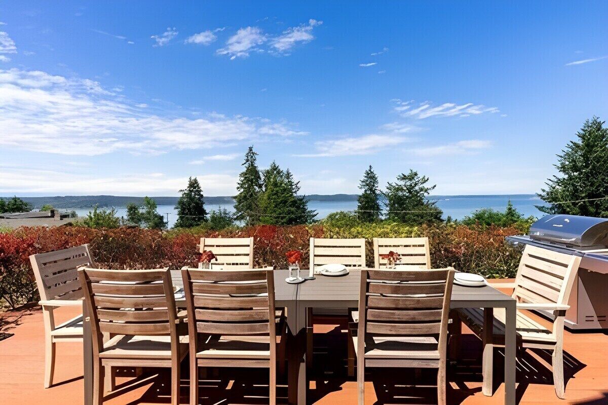 Amazing Tudor-style House w/ Outdoor Dining & Great Views!