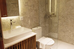 尊尚別墅, 2 間臥室, 私人泳池 | 浴室 | 淋浴設備、風筒、浴袍、拖鞋