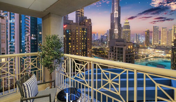 City view from property - LUX The Burj Khalifa Fountain View Suite (Dubai)