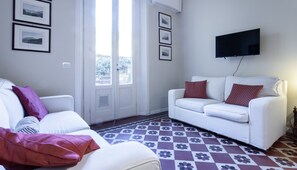 Apartment (2 Bedrooms) | Living area | 55-inch TV with cable channels - Italianway - Campania 7 (Milan)