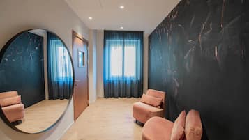 Coin salon dans le hall