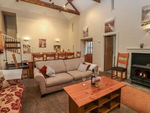 Living area - The Tithe Barn (Barnard Castle)