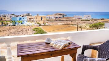 Habitación superior, vistas al mar | Terraza o patio