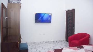 3 chambres, fer et planche Ă repasser, Wi-Fi, draps fournis