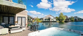 Grebe Lodge