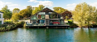 Grebe Lodge
