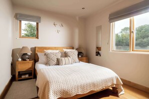 4 habitaciones, tabla de planchar con plancha, cuna de viaje y wifi 
