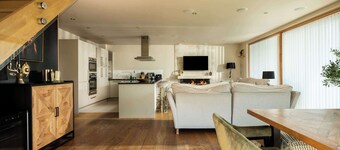 Grebe Lodge