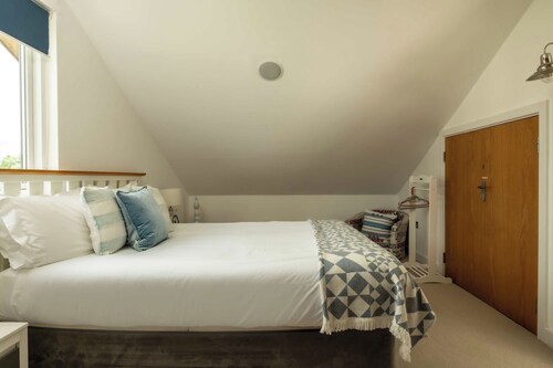 Malachite Lodge