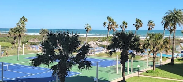 Departamento, 2 habitaciones | Cancha deportiva