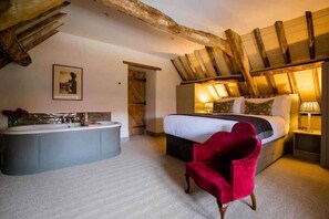 5 Schlafzimmer, Bügeleisen/Bügelbrett, Reisekinderbett, WLAN