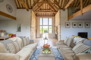 TV, peis, videospill og bøker