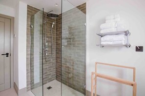 Shower, hair dryer - Berry Farm Barn | Hot Tub Retreat for 10 Guests (South Cerney)