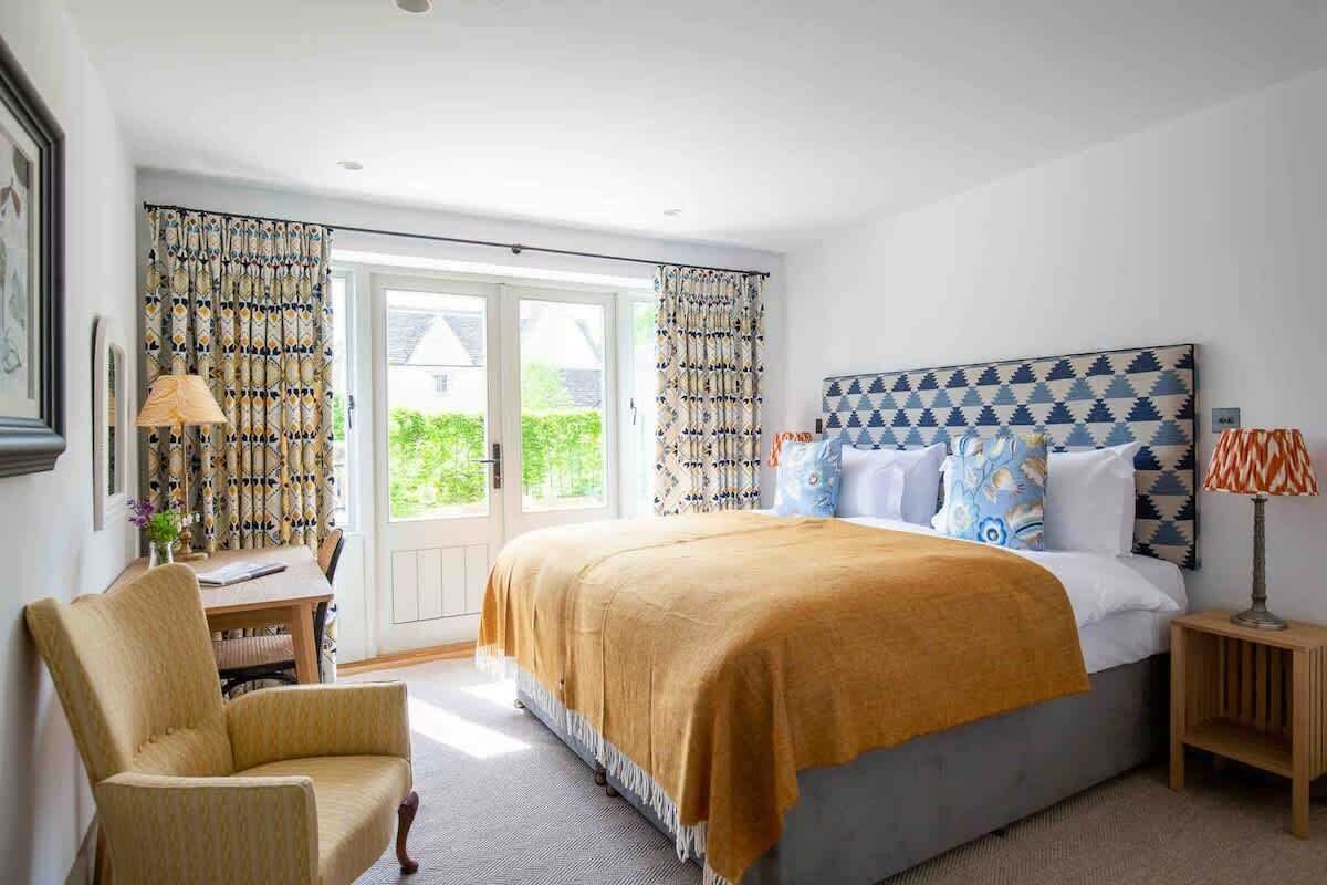 5 bedrooms, iron/ironing board, travel crib, WiFi