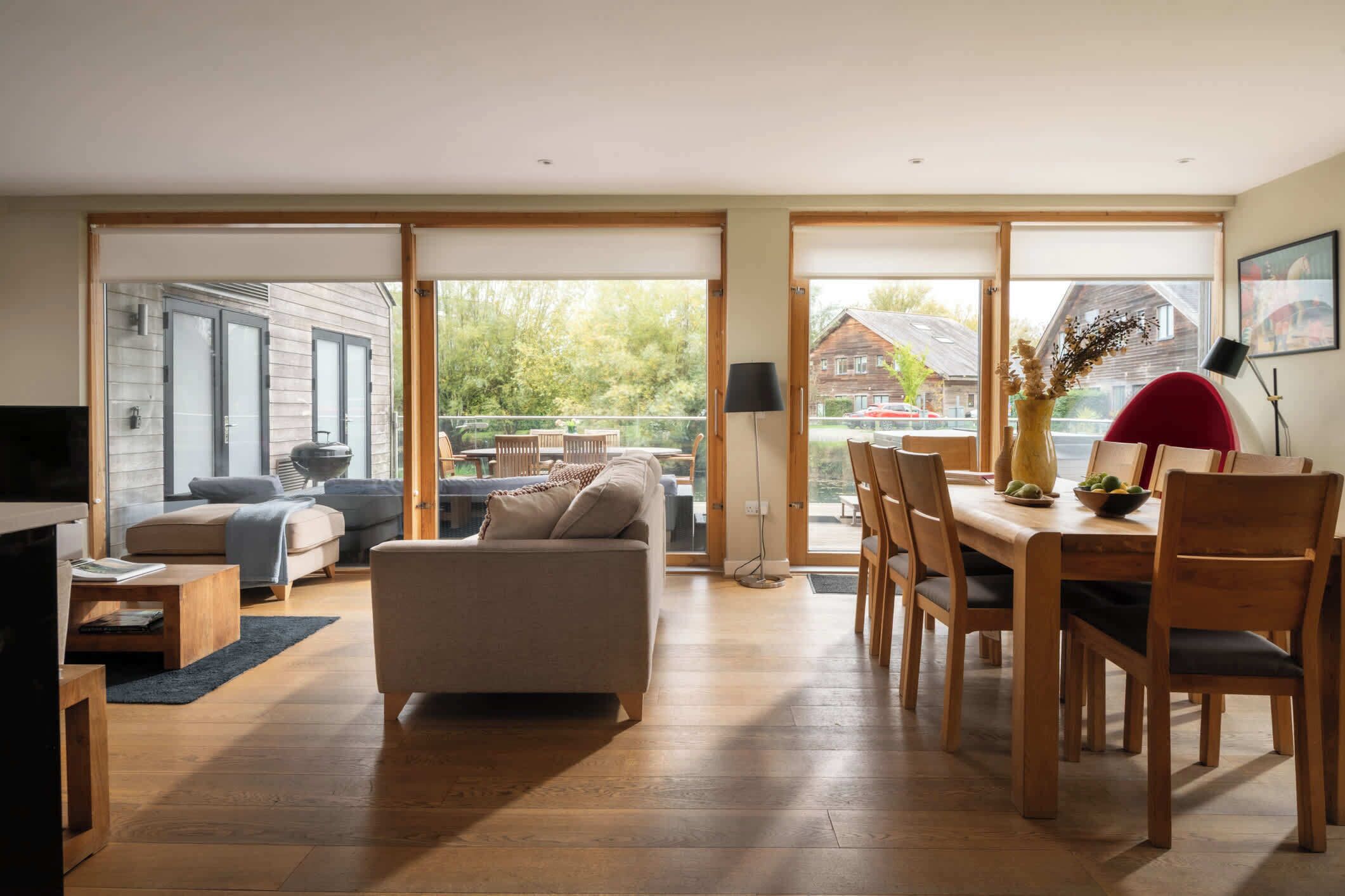 テレビ、書庫、書斎 / ワークスペース