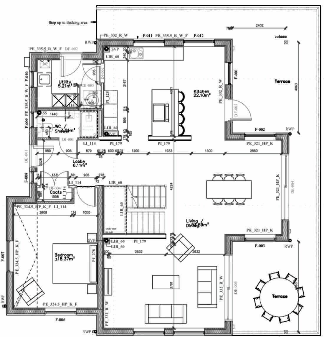 Plano de planta de un hotel con terraza, cocina, zona de comedor y varias habitaciones.
