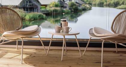 Serendipity | Cotswold Lakehouse | Hot Tub & Kayak