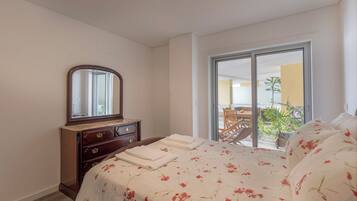 1 bedroom, individually decorated, individually furnished, free WiFi