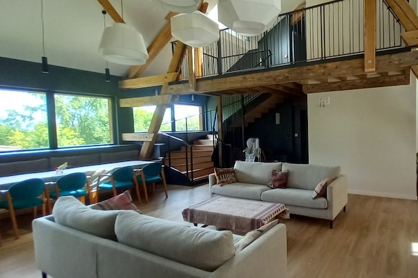 Sarapan ala kontinental setiap hari (EUR 15 per orang)