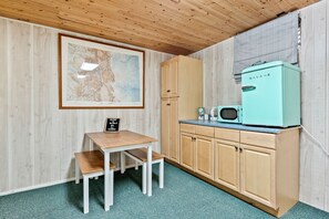 Fridge, microwave, coffee/tea maker, electric kettle