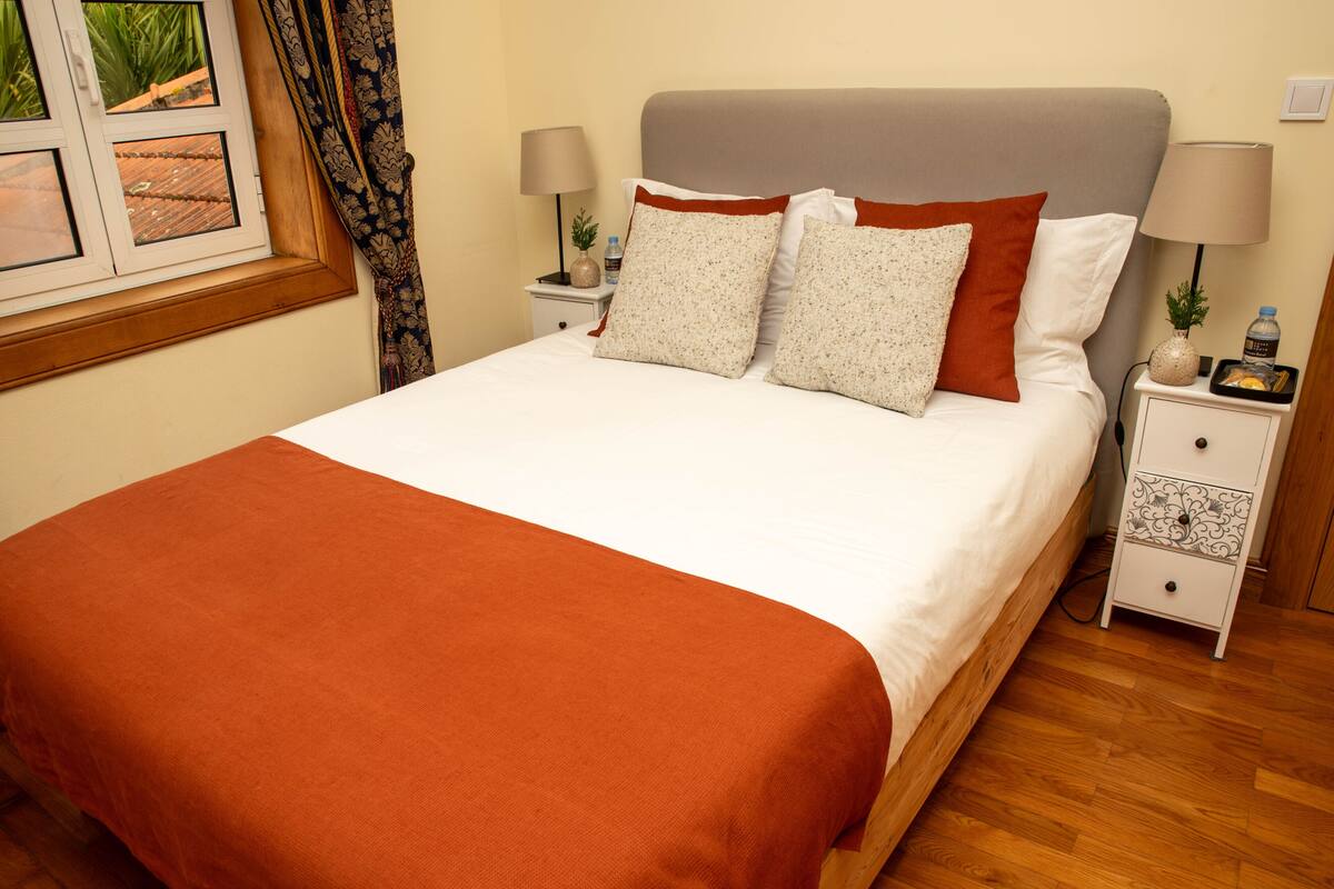 Soundproofing, WiFi (free), bed sheets