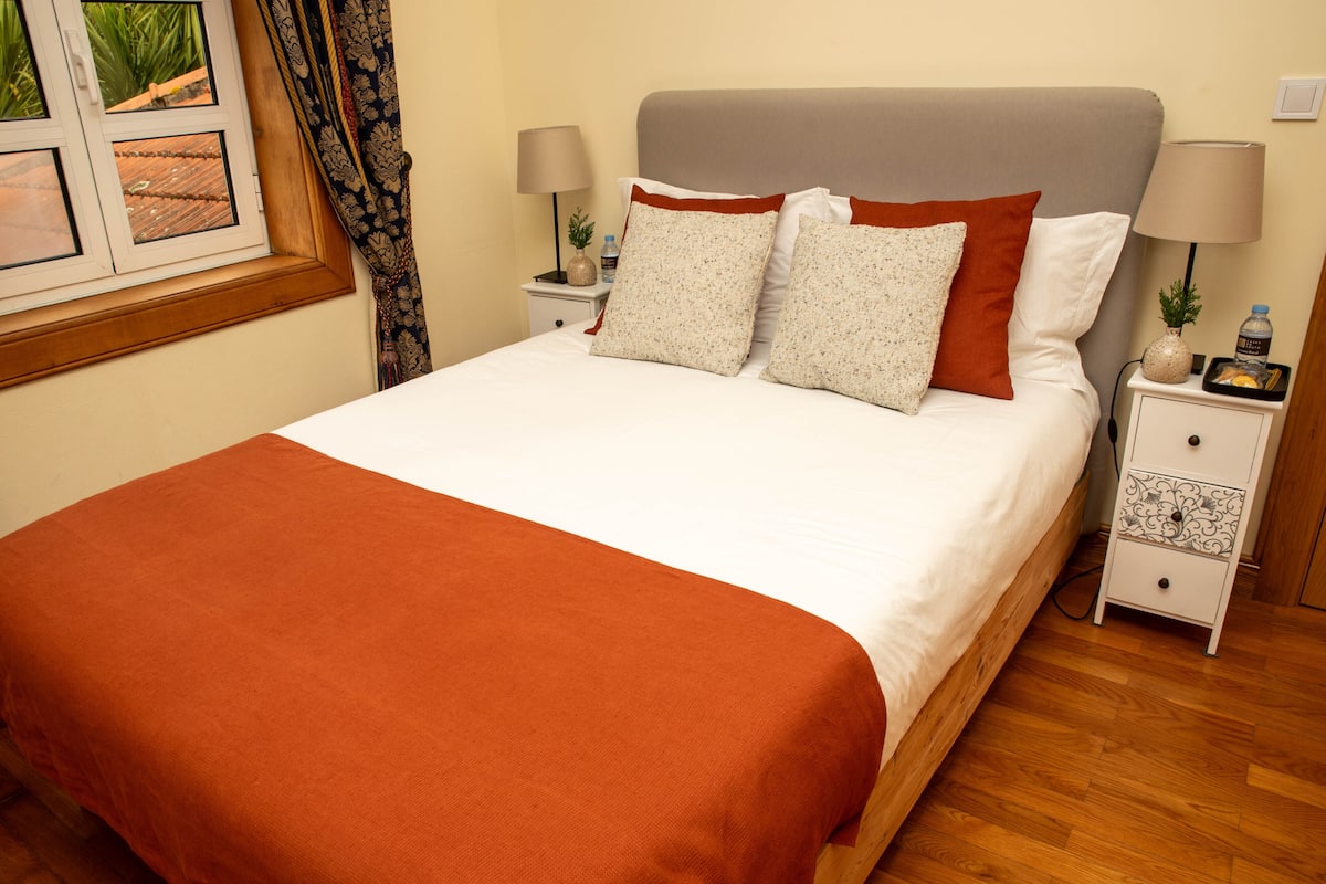 Sistema de insonorización, wifi gratis y ropa de cama