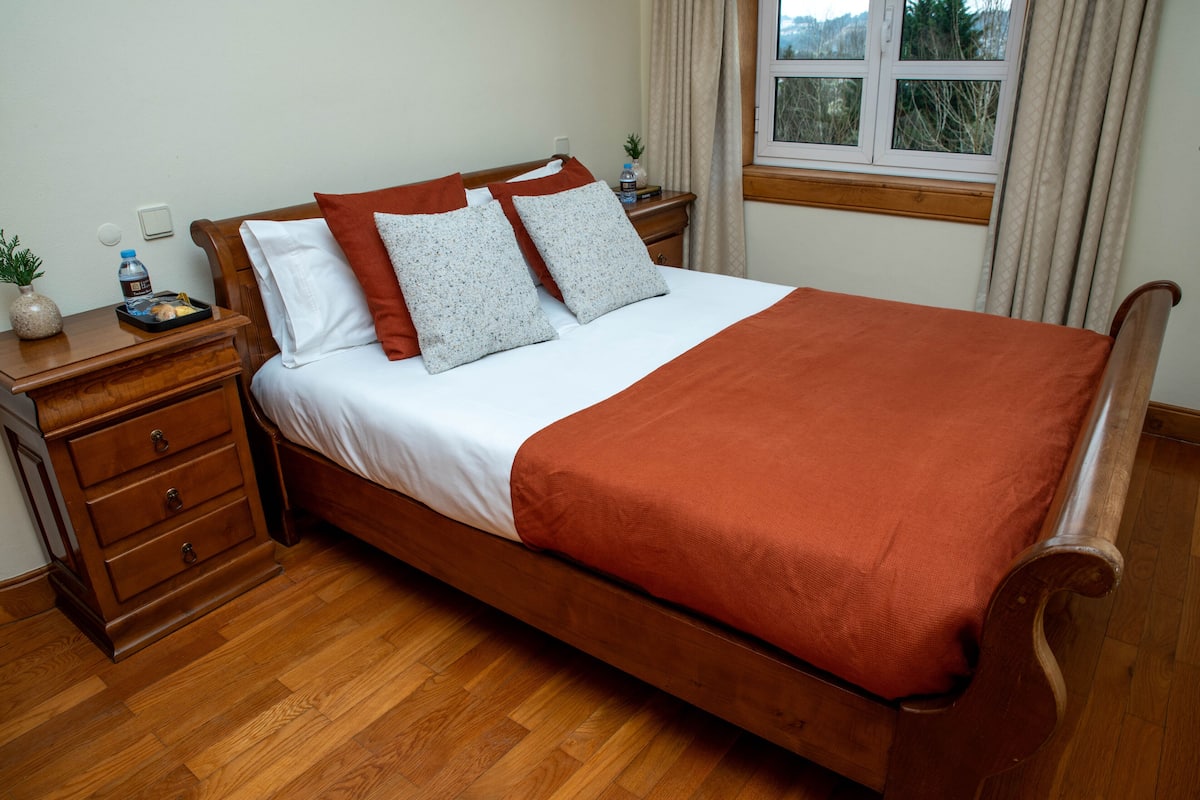 Sistema de insonorización, wifi gratis y ropa de cama