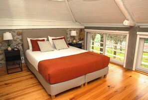 1 chambre, chambres insonorisées, Wi-Fi gratuit, draps fournis
