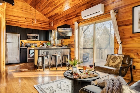 Interior. Romantic Cabarn w/ HotTub Lounge - Located on BSF!