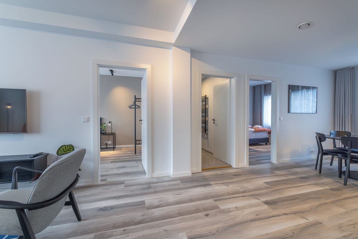 Deluxe Three Bedroom Apartment | Wi-fi (inkludert) og sengetøy