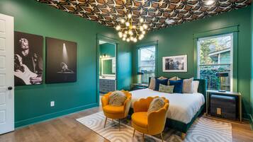 3 Schlafzimmer, Zimmersafe, Schreibtisch, Bügeleisen/Bügelbrett