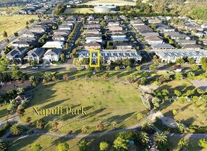 Exterior - Family-sized home in Melbourne, few minutes from the airport. Kids friendly (Greenvale)
