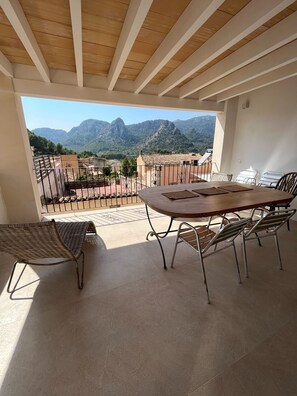 Outdoor dining - Casa Piiii (Bunyola)