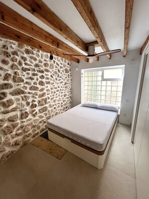 3 chambres, fer et planche à repasser, lit parapluie, Wi-Fi gratuit