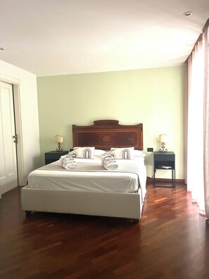 2 Schlafzimmer, Bügeleisen/Bügelbrett, Reisekinderbett, kostenloses WLAN