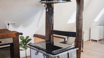Fridge, stovetop, dishwasher, electric kettle