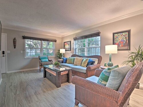 Dog Friendly Home by Flagler Avenue! Fenced Yard and Garage! Walk to the Beach!