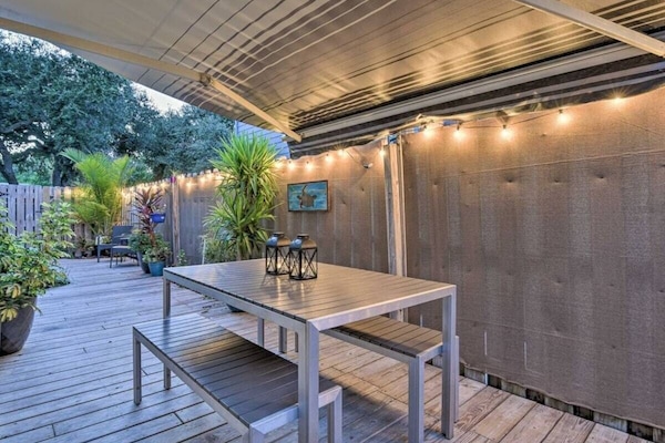 屋外ダイニングエリア