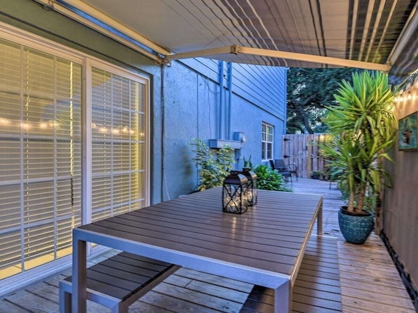Outdoor dining
