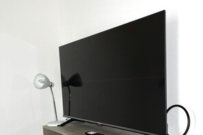 Television - Apartment - Sleeps 2 - Parking - Station Close (Romford)