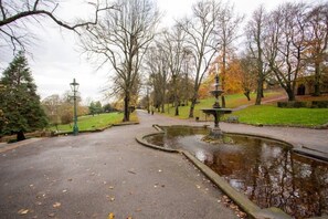 Property grounds - Snug Home in City Centre  | Free Parking On Street (Lincolnshire)