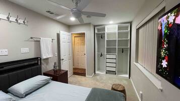 3 bedrooms, iron/ironing board, WiFi, bed sheets