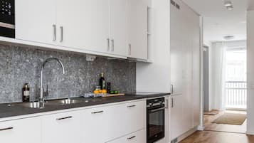 KylskÄp, mikrovÄgsugn, ugn och spishÀll