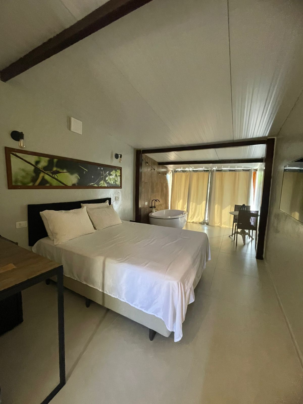 標準客房, 1 張加大雙人床, 壁爐 | 免費無線上網、床單