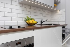 洗碗机、茶具/咖啡用具、厨具/餐具