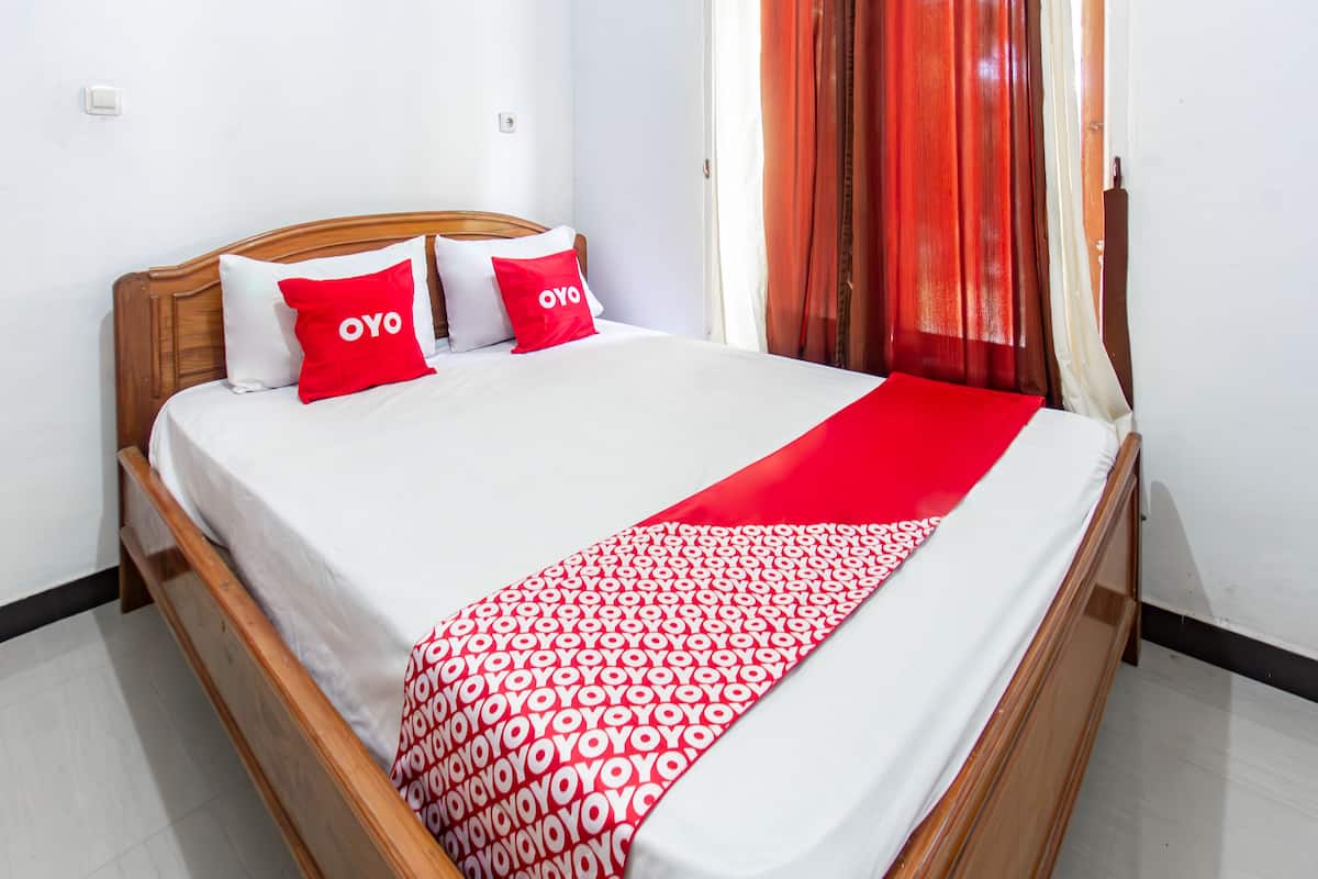 Standaard tweepersoonskamer | Een bureau, gratis wifi, beddengoed